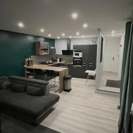 Quartier Historique Duplex 6pers Apartman *