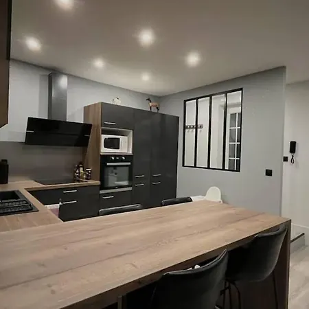 Quartier Historique Duplex 6pers Apartman